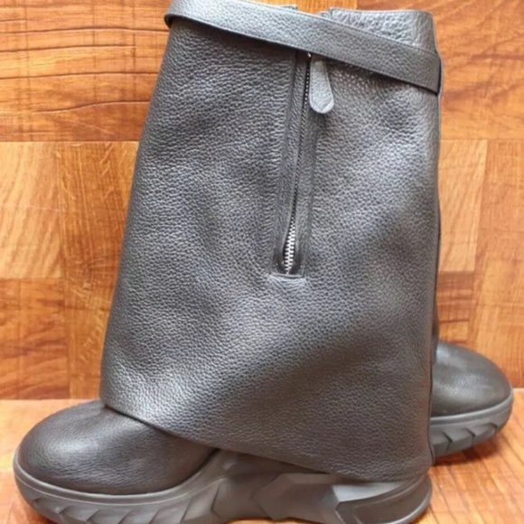 Givenchy Black Shark Lock Biker Boots - Picture 5 of 12